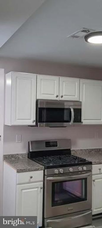 Image 7 of property listing at 3126 E BALTIMORE ST, Baltimore, MD 21224