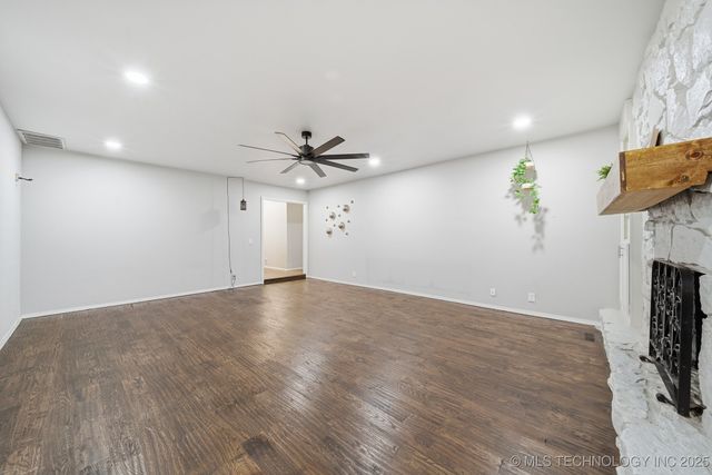 204 W Albuquerque Street, Broken Arrow, OK 74011