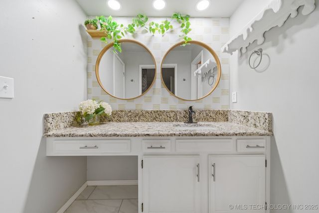 204 W Albuquerque Street, Broken Arrow, OK 74011