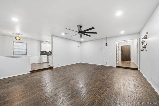 204 W Albuquerque Street, Broken Arrow, OK 74011