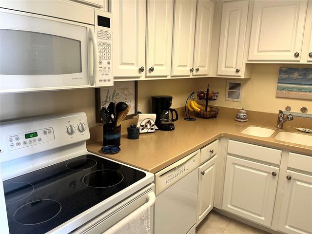 880 MANDALAY AVENUE S806, Clearwater Beach, FL 33767