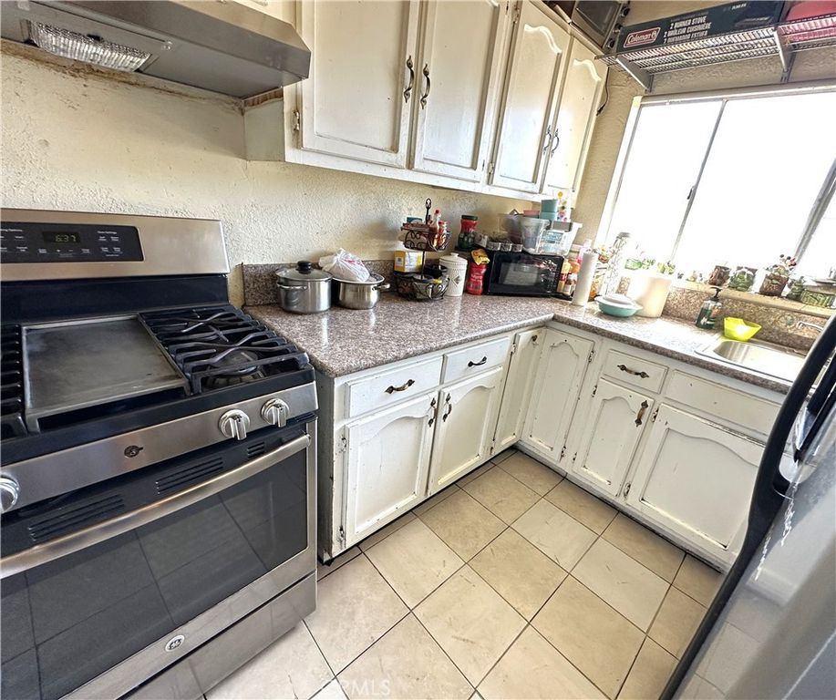 4536 Wesley, Los Angeles, CA 90037 — photo 4
