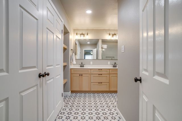 6601 Dakar Road W, Fort Worth, TX 76116