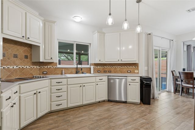 5904 Heron Cove Lane, The Colony, TX 75056
