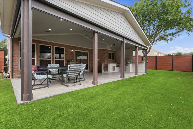 5904 Heron Cove Lane, The Colony, TX 75056