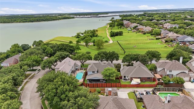 5904 Heron Cove Lane, The Colony, TX 75056