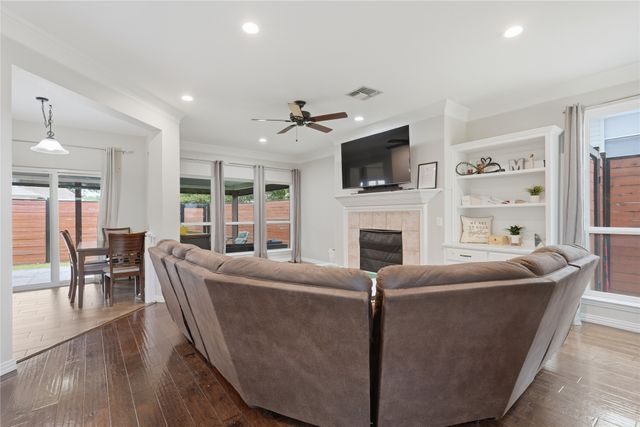 5904 Heron Cove Lane, The Colony, TX 75056