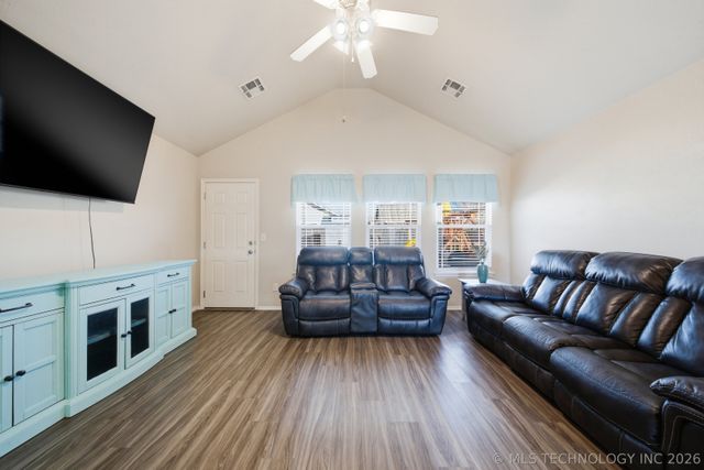 14305 E 112th Place N, Owasso, OK 74055