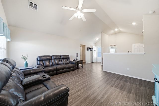 14305 E 112th Place N, Owasso, OK 74055