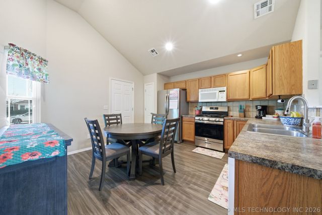 14305 E 112th Place N, Owasso, OK 74055