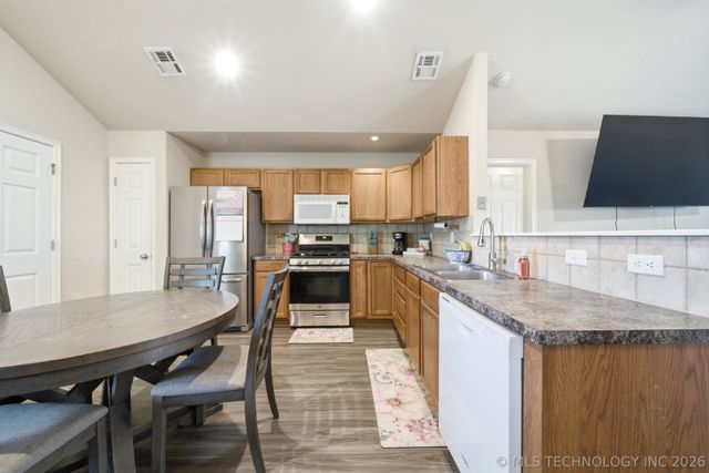 14305 E 112th Place N, Owasso, OK 74055