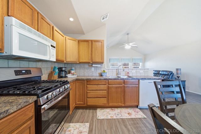 14305 E 112th Place N, Owasso, OK 74055