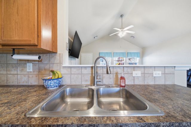 14305 E 112th Place N, Owasso, OK 74055