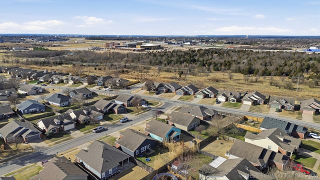 14305 E 112th Place N, Owasso, OK 74055