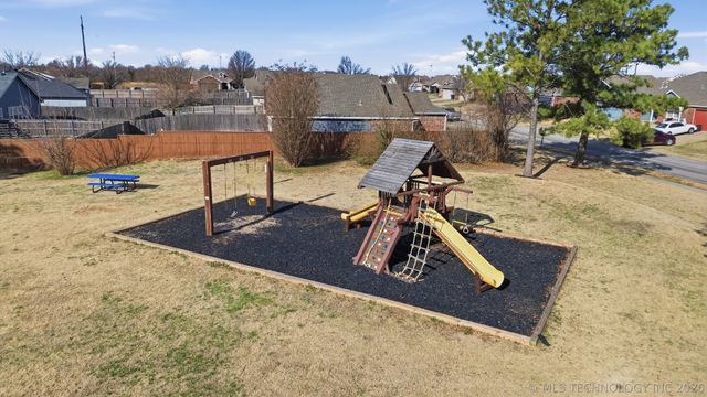 14305 E 112th Place N, Owasso, OK 74055