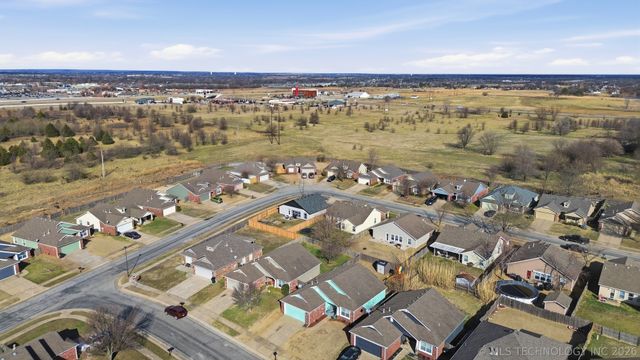 14305 E 112th Place N, Owasso, OK 74055