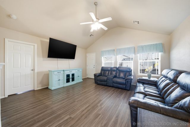 14305 E 112th Place N, Owasso, OK 74055