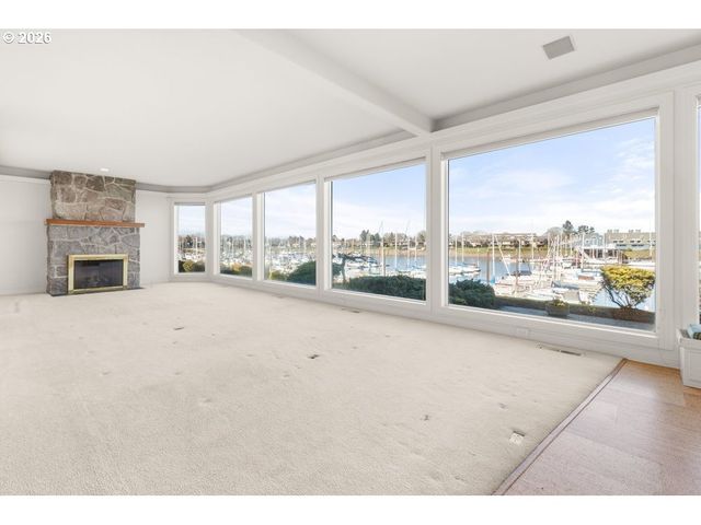 165 N LOTUS BEACH Dr, Portland, OR 97217