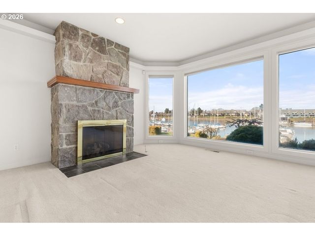 165 N LOTUS BEACH Dr, Portland, OR 97217