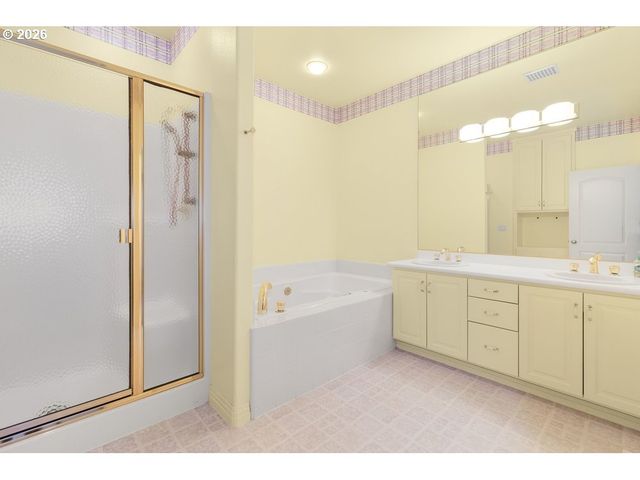 165 N LOTUS BEACH Dr, Portland, OR 97217