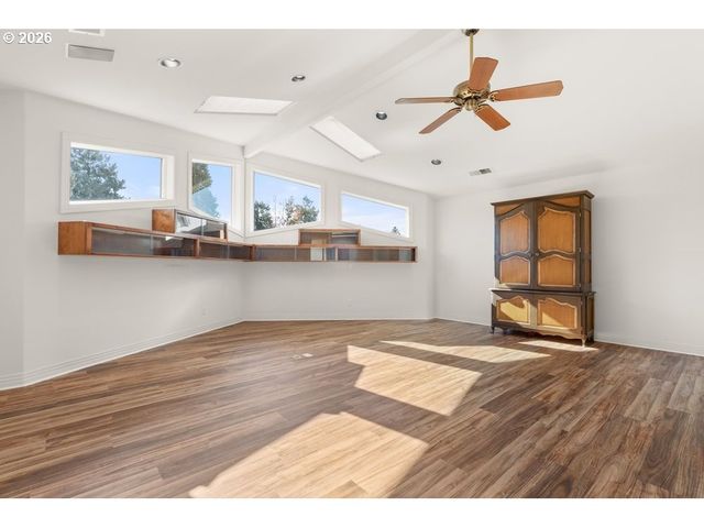 165 N LOTUS BEACH Dr, Portland, OR 97217