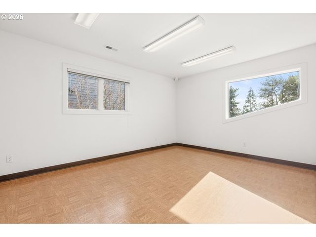 165 N LOTUS BEACH Dr, Portland, OR 97217