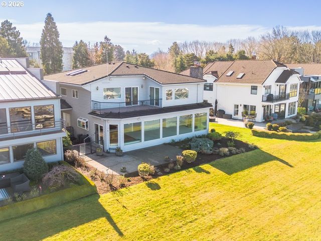 165 N LOTUS BEACH Dr, Portland, OR 97217