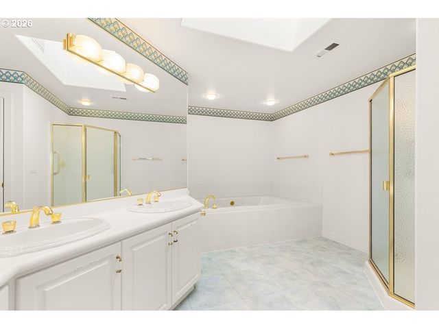 165 N LOTUS BEACH Dr, Portland, OR 97217