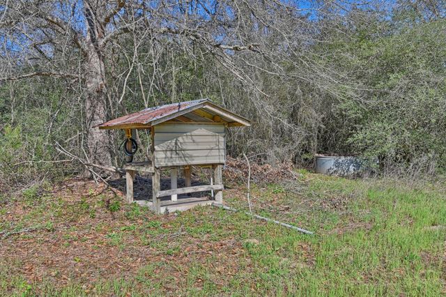 000 Zettel Road, New Ulm, TX 78950