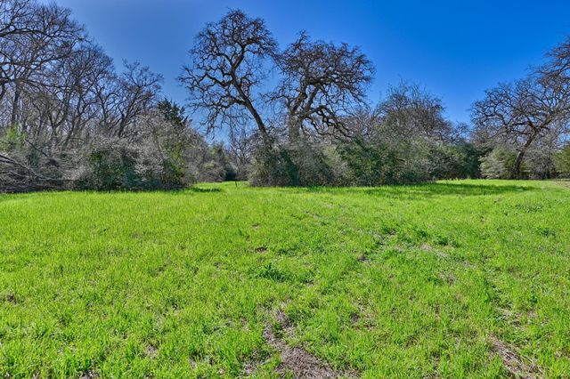 000 Zettel Road, New Ulm, TX 78950