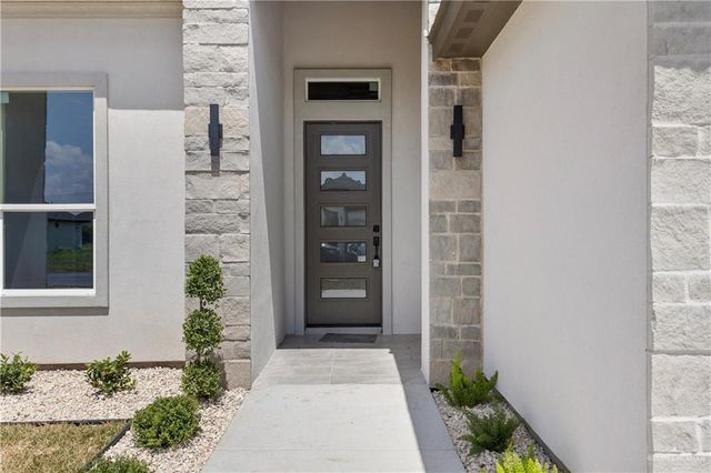 1308 S 9th Street, Alamo, TX 78516