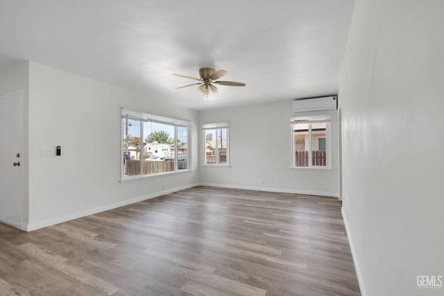 2605 Cleveland Way, Bakersfield, CA 93304