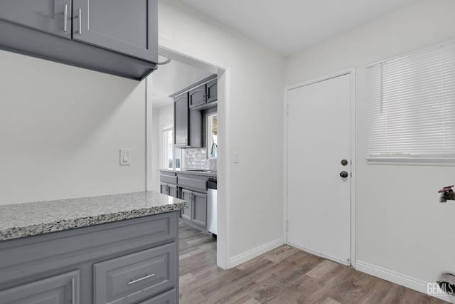 2605 Cleveland Way, Bakersfield, CA 93304