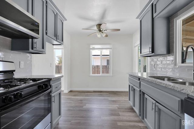 2605 Cleveland Way, Bakersfield, CA 93304