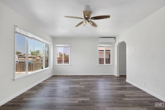 2605 Cleveland Way, Bakersfield, CA 93304