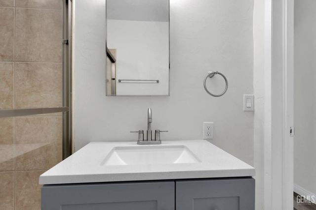 2605 Cleveland Way, Bakersfield, CA 93304