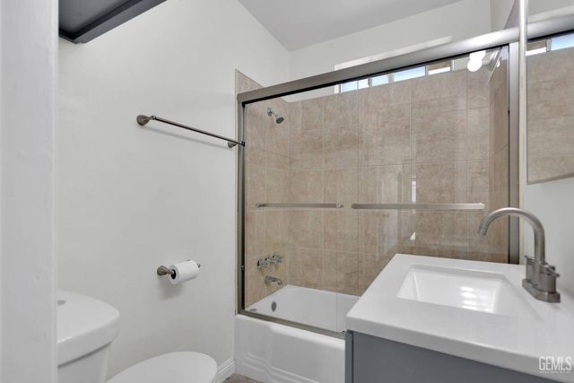 2605 Cleveland Way, Bakersfield, CA 93304