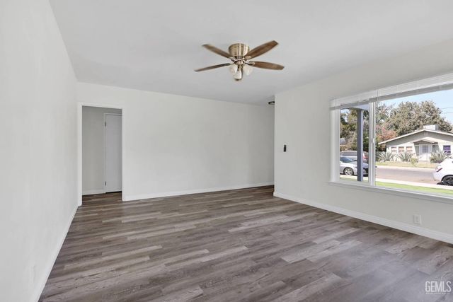 2605 Cleveland Way, Bakersfield, CA 93304