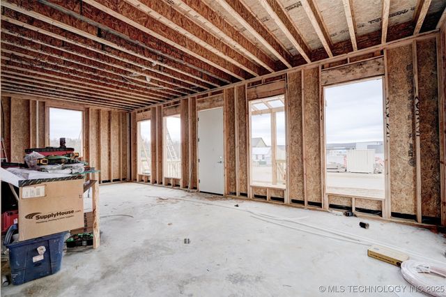 39 Lower Greenway, Carlton Landing, OK 74432