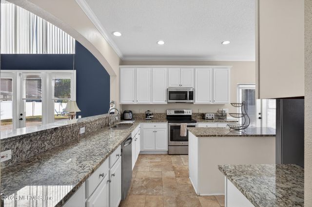 10584 CRESTON GLEN Circle E, Jacksonville, FL 32256