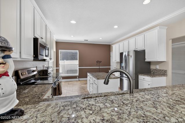 10584 CRESTON GLEN Circle E, Jacksonville, FL 32256