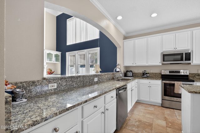 10584 CRESTON GLEN Circle E, Jacksonville, FL 32256