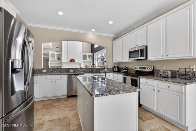 10584 CRESTON GLEN Circle E, Jacksonville, FL 32256