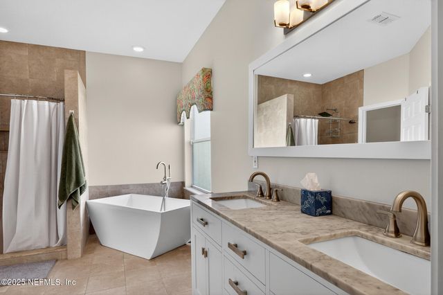 10584 CRESTON GLEN Circle E, Jacksonville, FL 32256