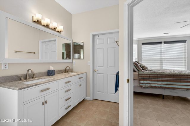 10584 CRESTON GLEN Circle E, Jacksonville, FL 32256