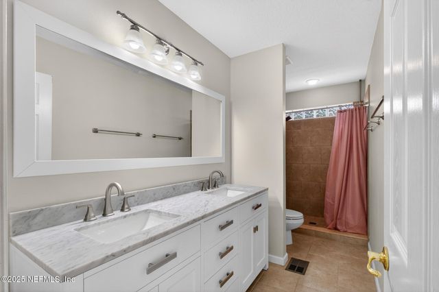 10584 CRESTON GLEN Circle E, Jacksonville, FL 32256