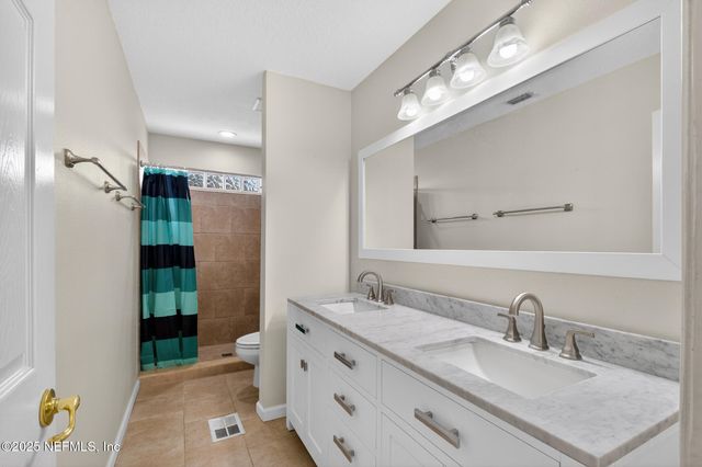 10584 CRESTON GLEN Circle E, Jacksonville, FL 32256