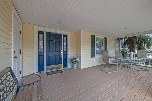 19 Birchwood Drive, South Huntington, NY 11746