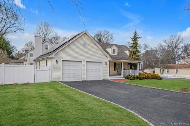 19 Birchwood Drive, South Huntington, NY 11746