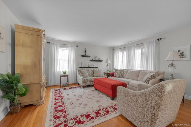 19 Birchwood Drive, South Huntington, NY 11746